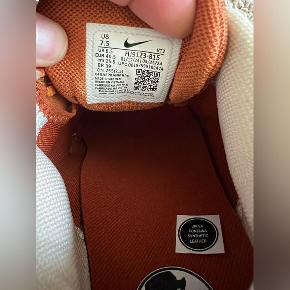 Nike Air Zoom Vomero 5 Monarch Dark Russet Flax White - Picture 9 of 11